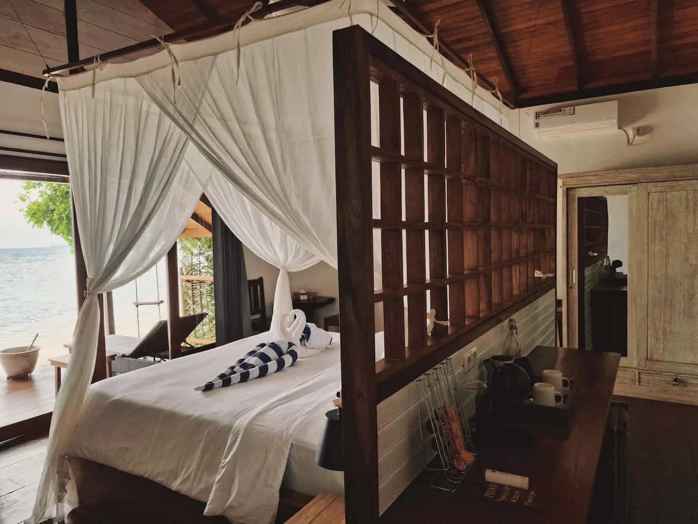 Deluxe Beach Bungalow - image