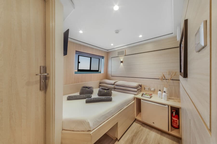 Double bed Main Deck - image