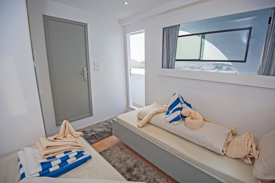 Twin Upper Deck - image