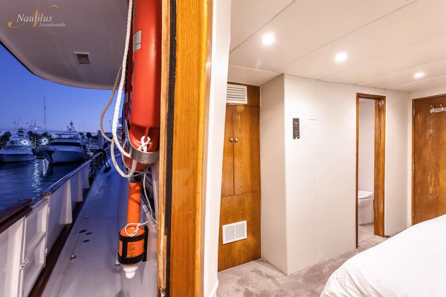 Superior Suite Upper Deck - image