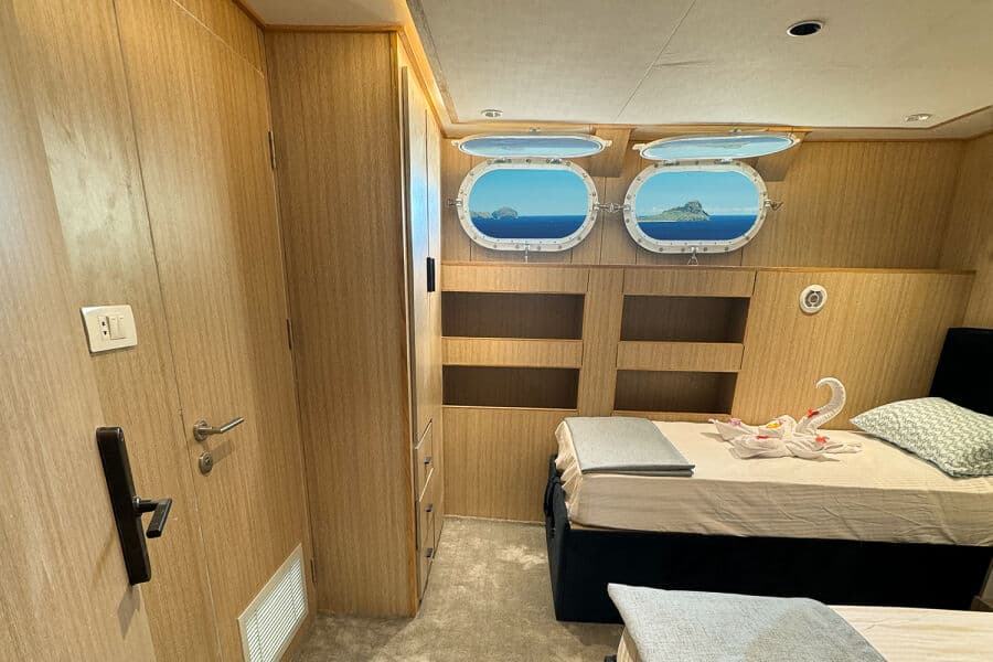 Deluxe Stateroom Lower Deck - image
