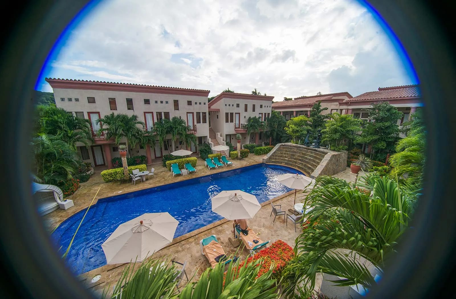 Las Sirenas by Mayan Princess Roatan - image