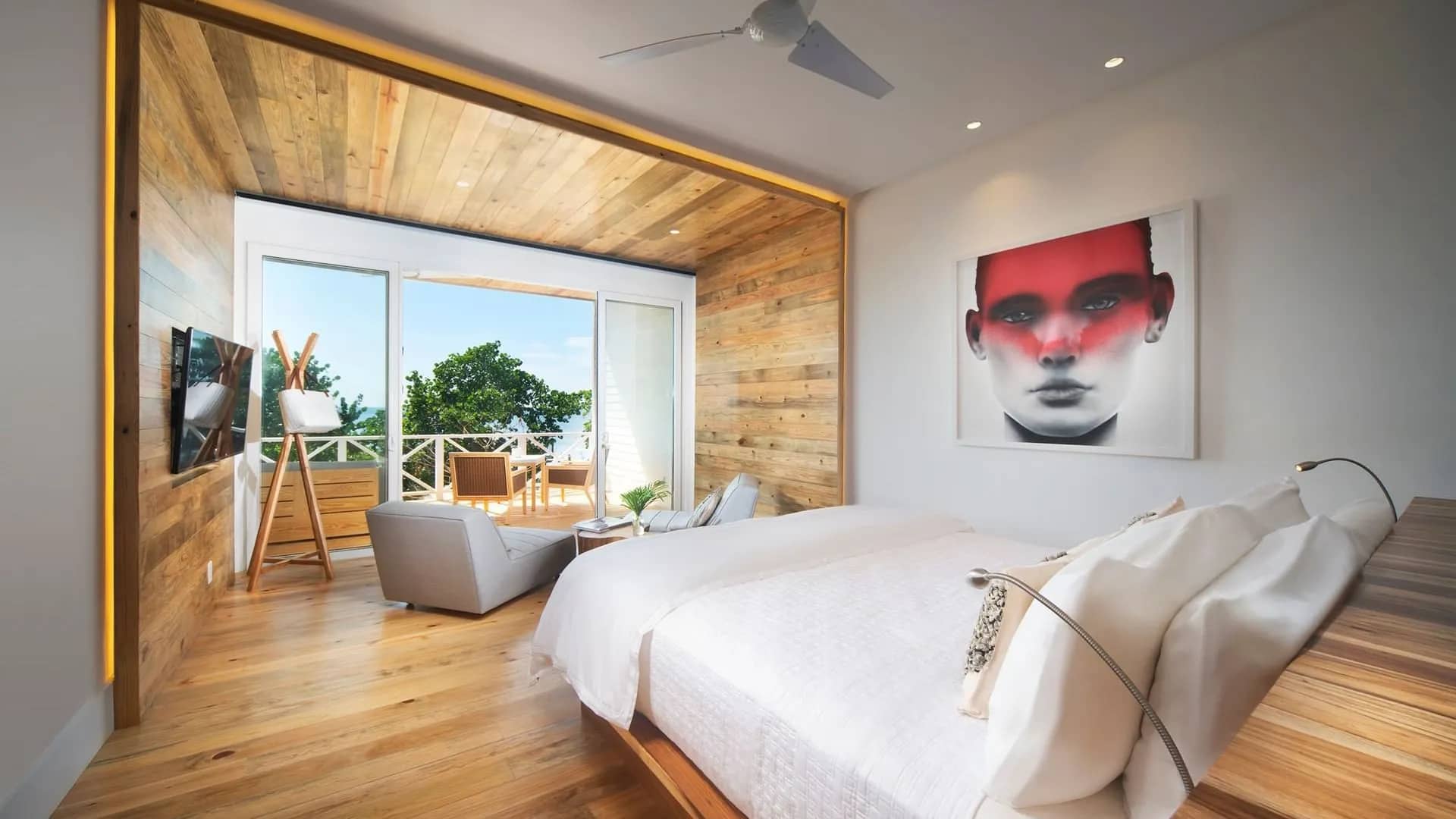 Deluxe Suite Ocean View With A King Sized Bed - image Deluxe Suite Ocean View With A King Sized Bed - image