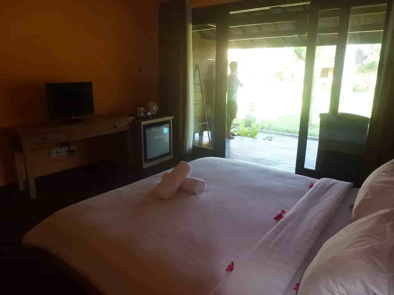 Thumbnail 5 Thumbnail 5