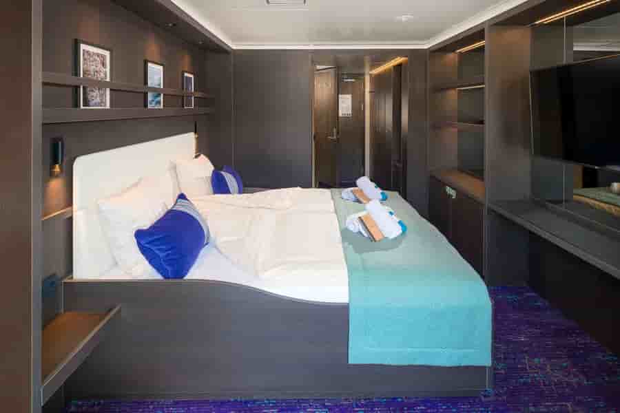 Thumbnail 2 Thumbnail 2