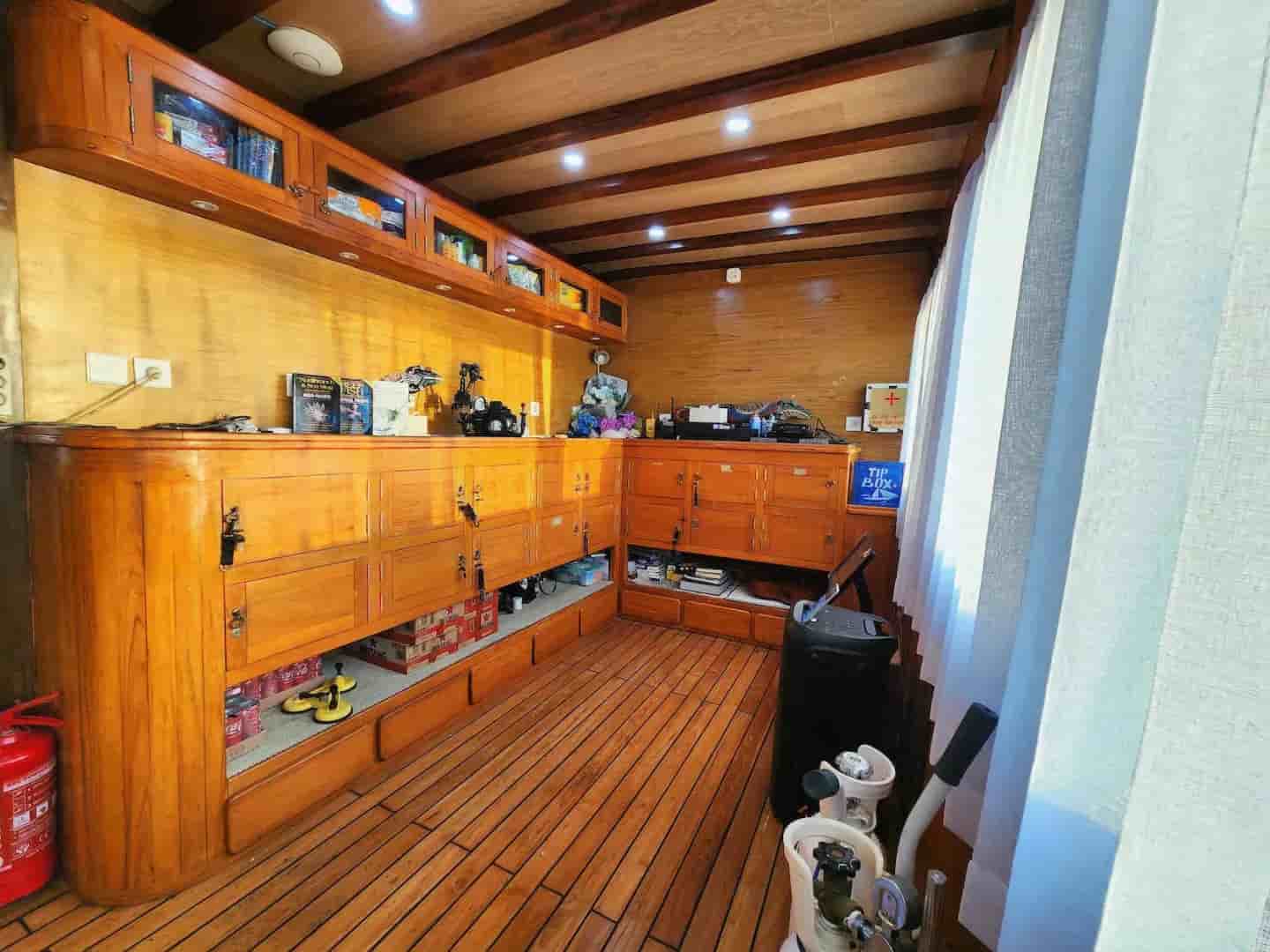 Thumbnail 9 Thumbnail 9