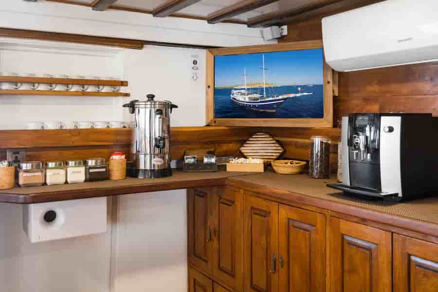 Thumbnail 9 Thumbnail 9