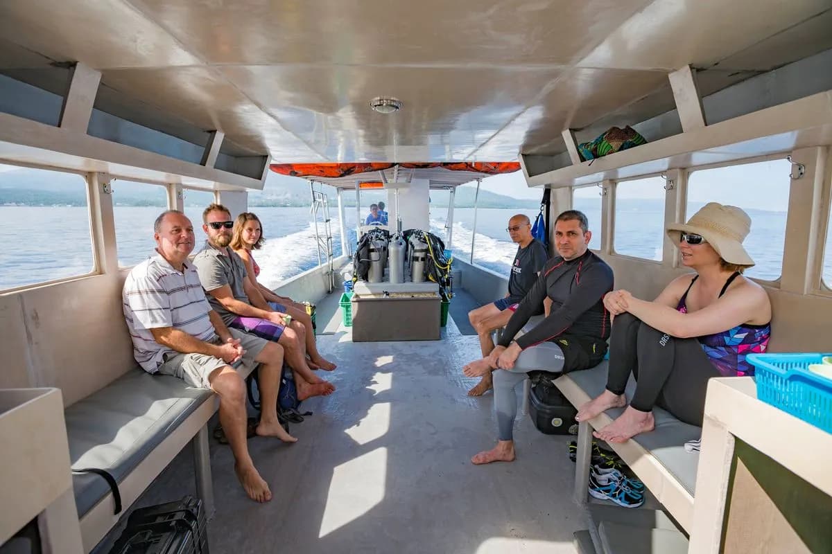 Guests inside the dive boat Guests inside the dive boat