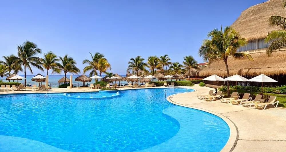 CRM-11-pool-2.jpeg CRM-11-pool-2.jpeg