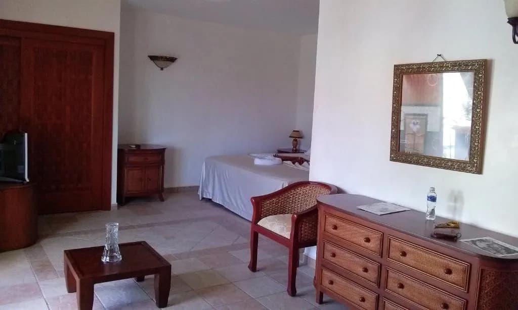 west-bay-colonial-1-double-room-balcony-2.jpg west-bay-colonial-1-double-room-balcony-2.jpg