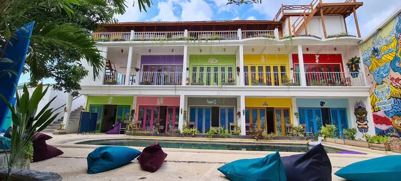 Dragon Dive Komodo's facade Dragon Dive Komodo's facade