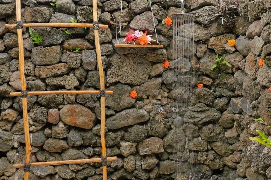 Natural stone shower at Paradise Taveuni Natural stone shower at Paradise Taveuni