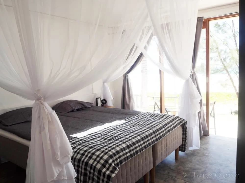 The spacious bungalows with a large bed The spacious bungalows with a large bed