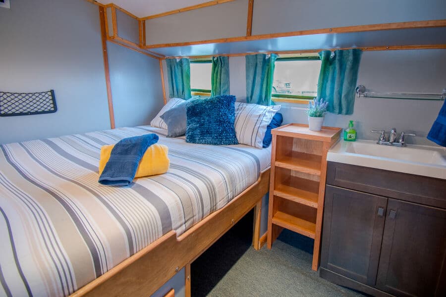 Stateroom Main Deck - image Stateroom Main Deck - image