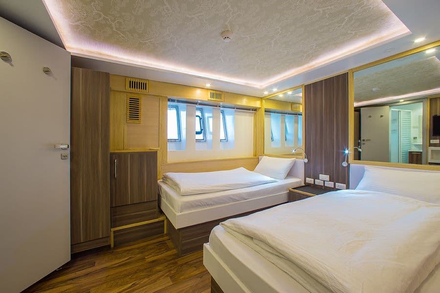 Twin Lower Deck - image Twin Lower Deck - image