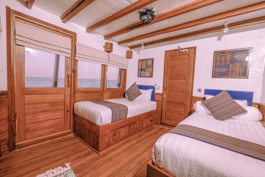 Twin Upper Deck - image Twin Upper Deck - image